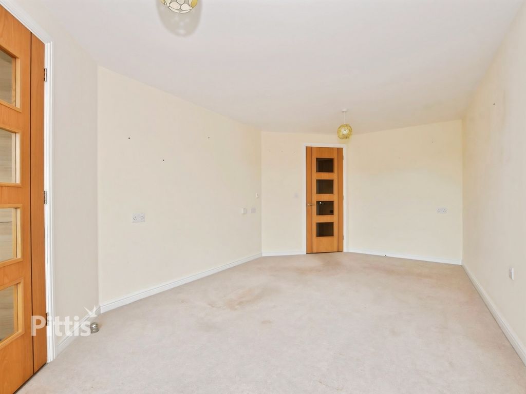 Property photo 3 of 6