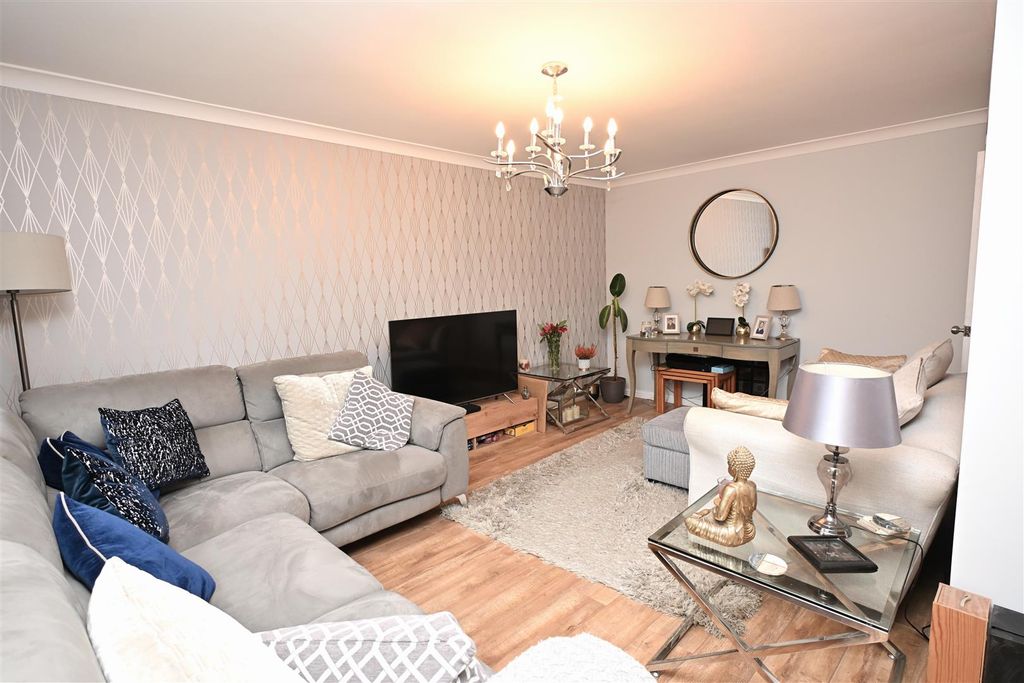 Property photo 2 of 14 Lounge/ Dining Room