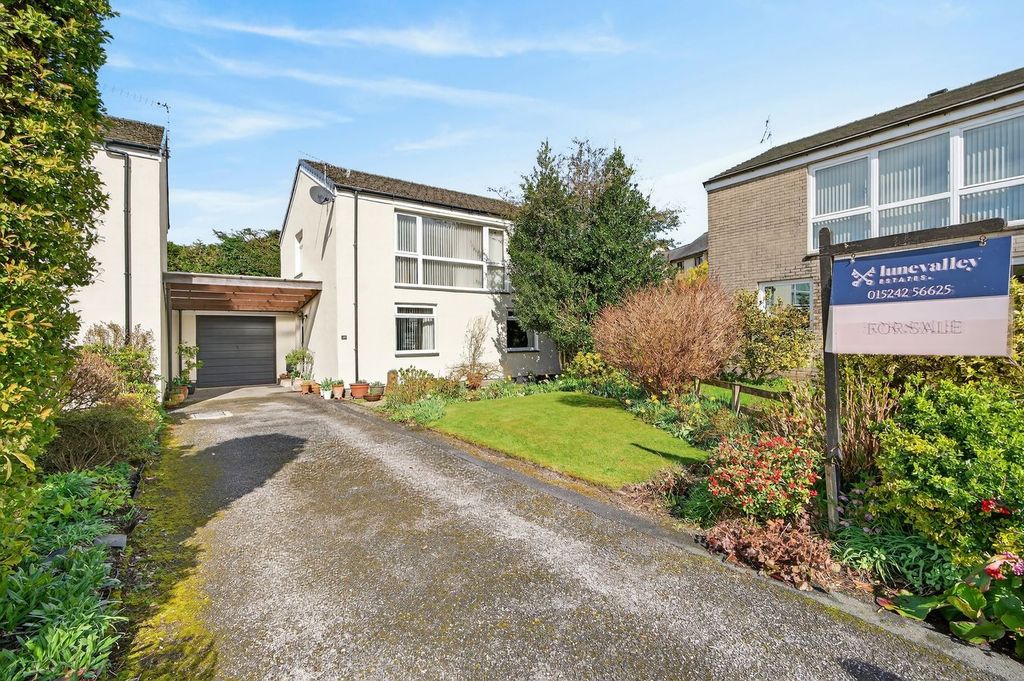 Property photo 1 of 35
