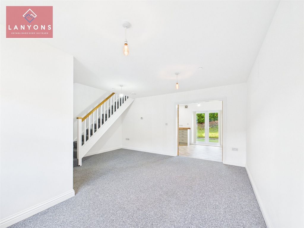 Property photo 3 of 22 Picture No. 07