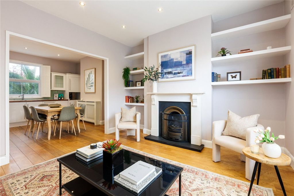 Property photo 3 of 8 Picture No. 05