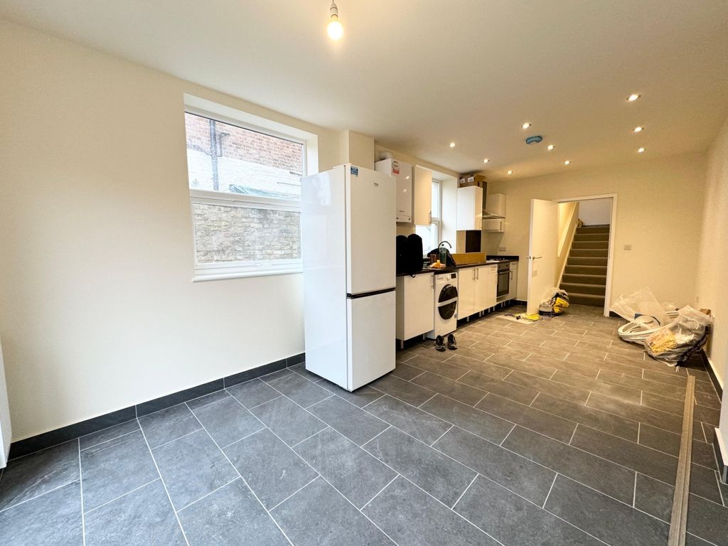Property photo 2 of 3