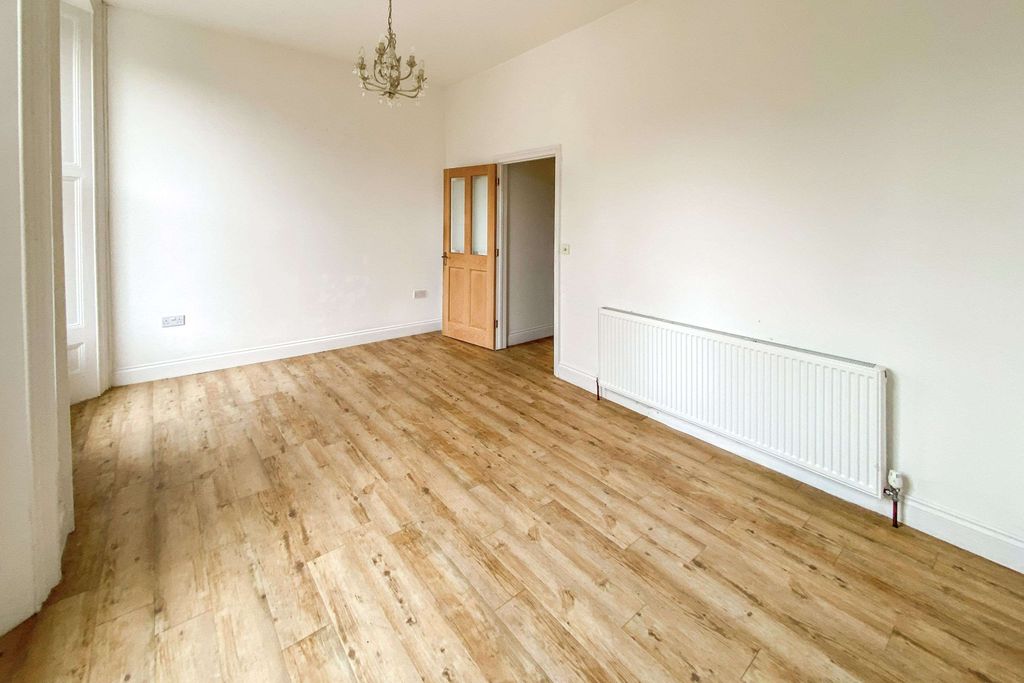 Property photo 3 of 12 Flat 4, 5 Nelson Gardens, Stoke, Plymouth, Pl1 5Rh