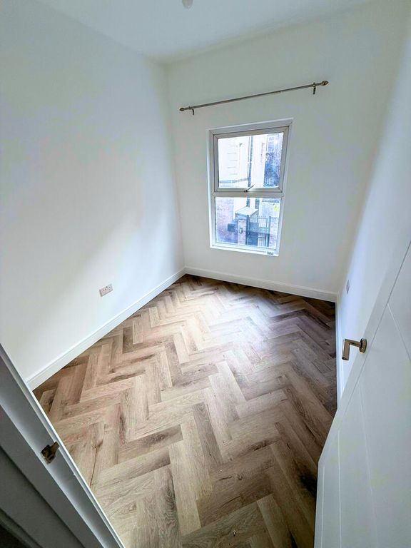 Property photo 2 of 4 Bedroom