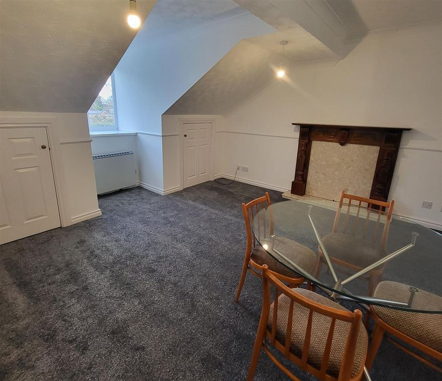 Property photo 2 of 7 8 Sherringham House Lounge.Jpg