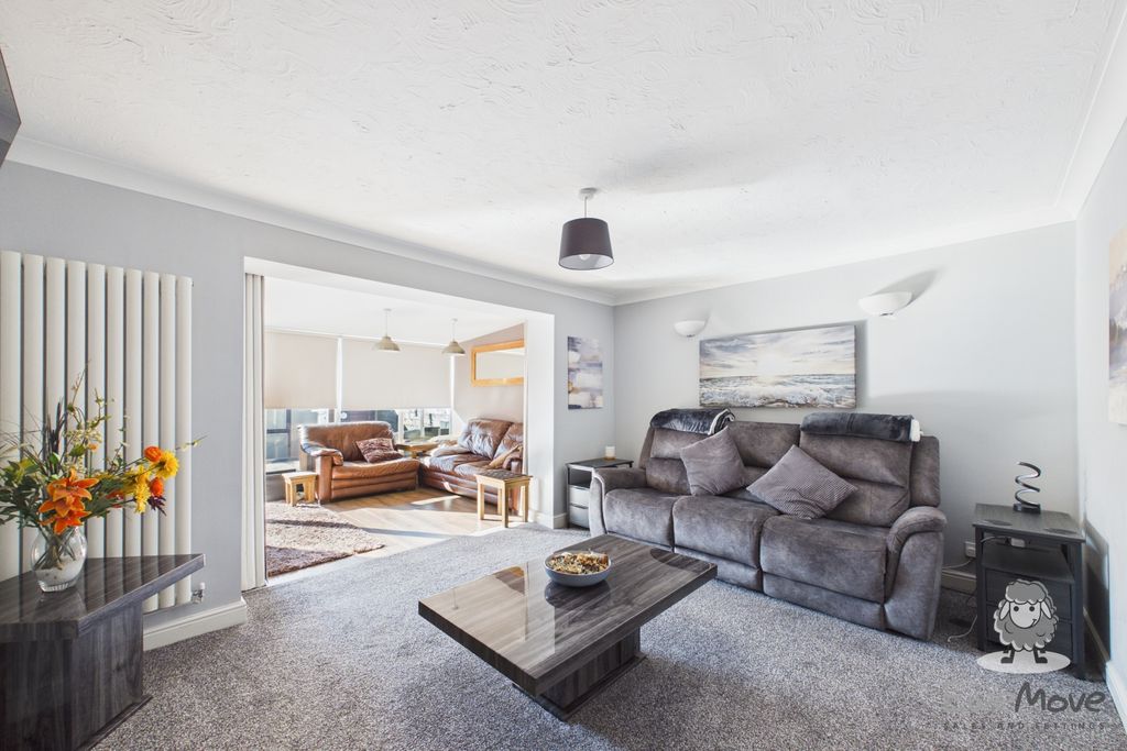 Property photo 2 of 23 24