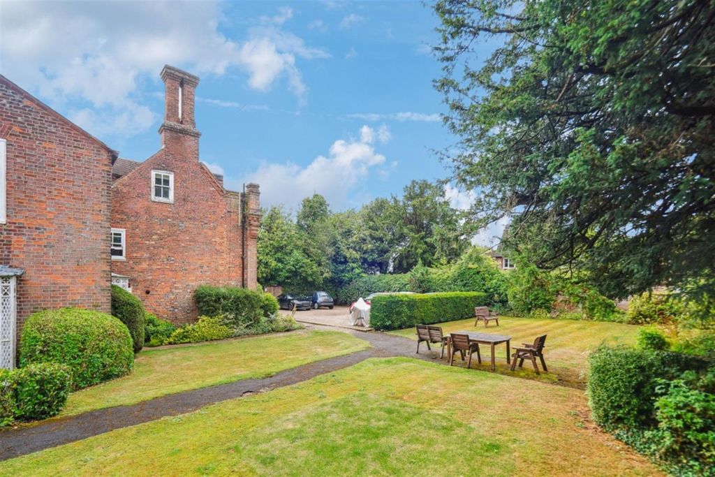 Additional image 20 of 2 bed flat for saleTotteridge Lane, High Wycombe HP13
