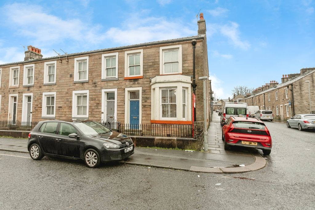 Property photo 1 of 19 External