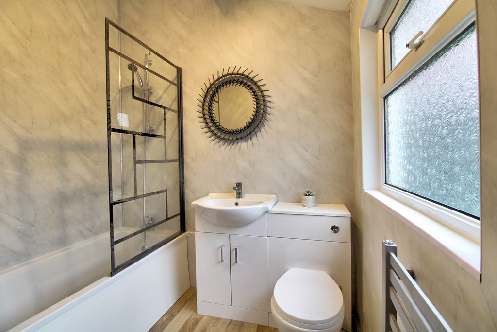 Property photo 3 of 22 Img_0130_1_2_Interior 4