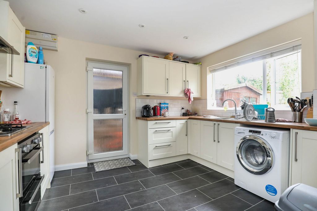 Property photo 2 of 8 2