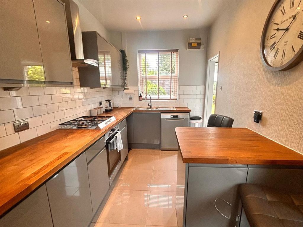 Property photo 3 of 9 8.Jpg
