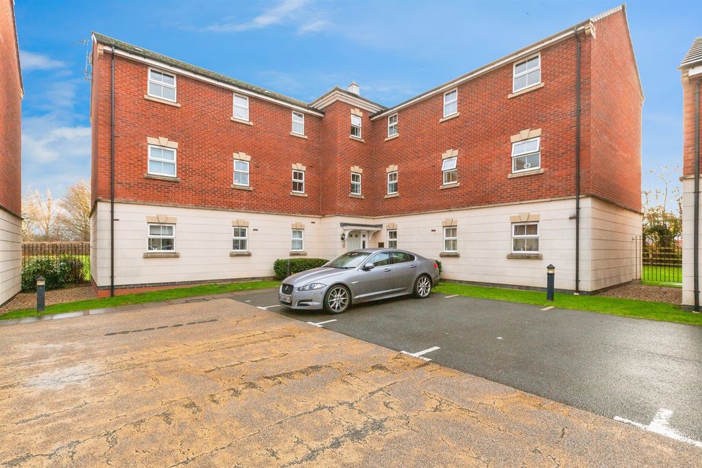 Property photo 1 of 17