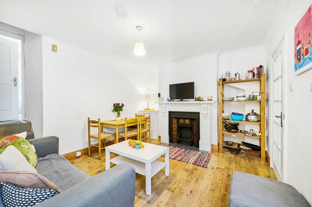 Property photo 2 of 8