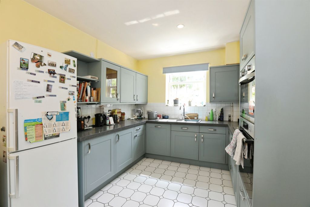 Property photo 3 of 16