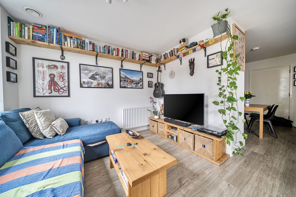 Property photo 2 of 16 1425701-8-69B2B00...