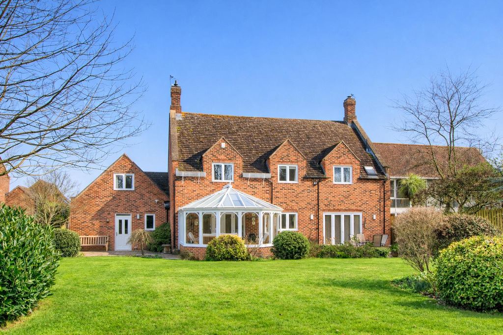 Property photo 2 of 51 1B1c1B34-82d2-4962-95d3-1Ff2E6Ca2B29.Png