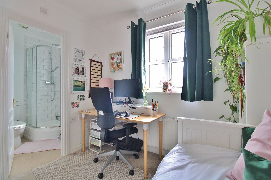 Property photo 2 of 26