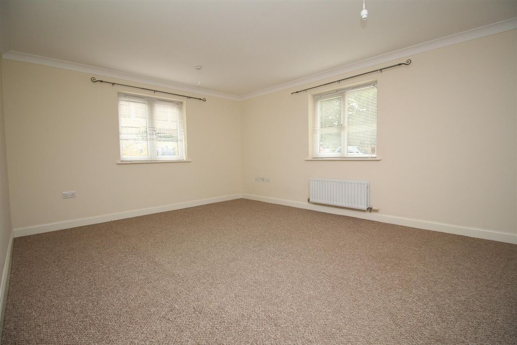 Property photo 3 of 6 942710Xsvkm94Jimqapndw.Jpg