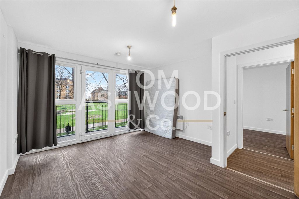 Property photo 2 of 11 Picture No. 14