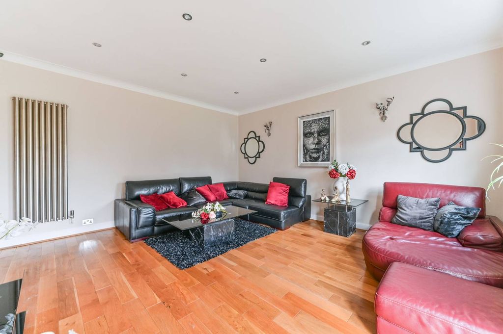 Property photo 1 of 14