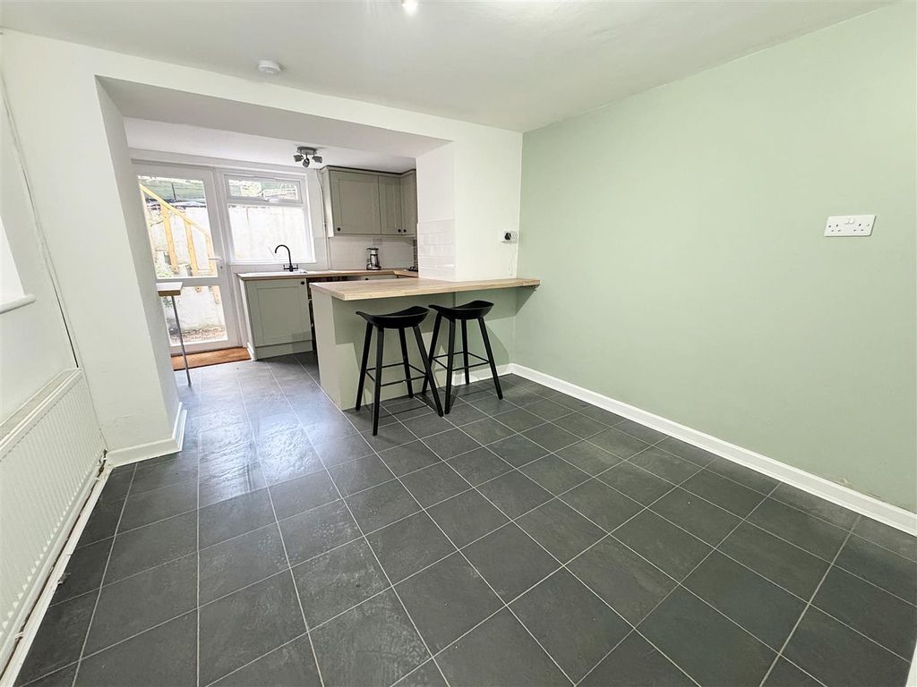 Property photo 3 of 11 Img_9932.Jpeg