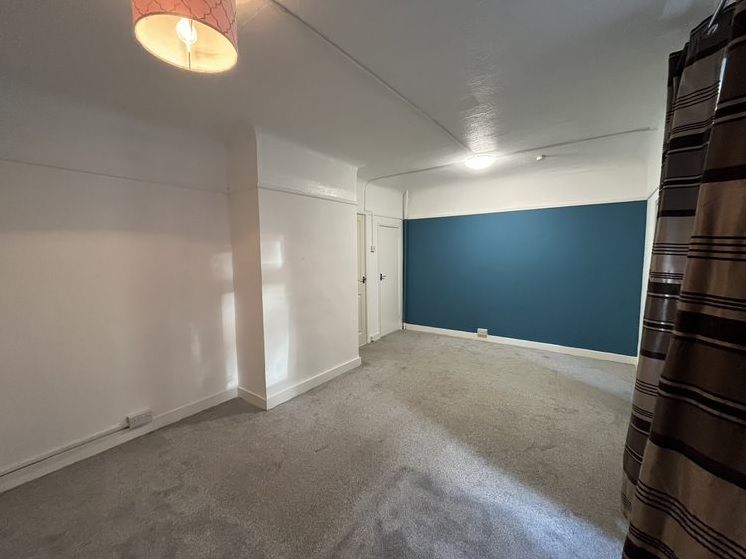 Property photo 2 of 5 Lounge