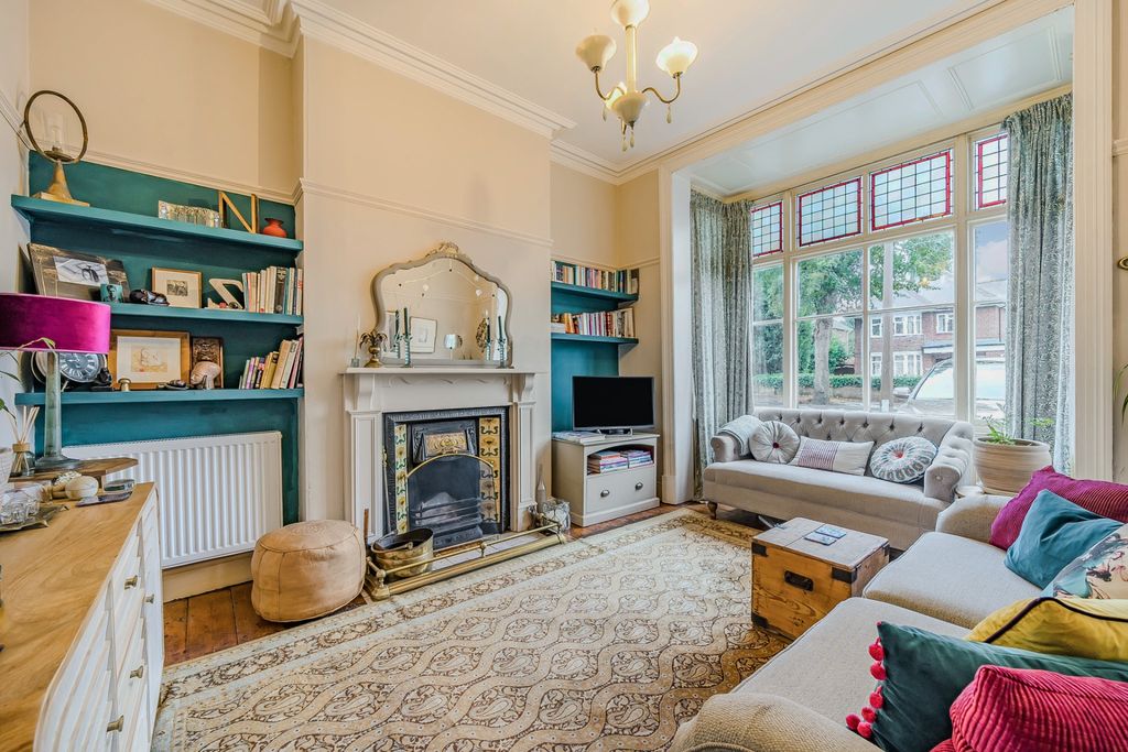 Property photo 2 of 18