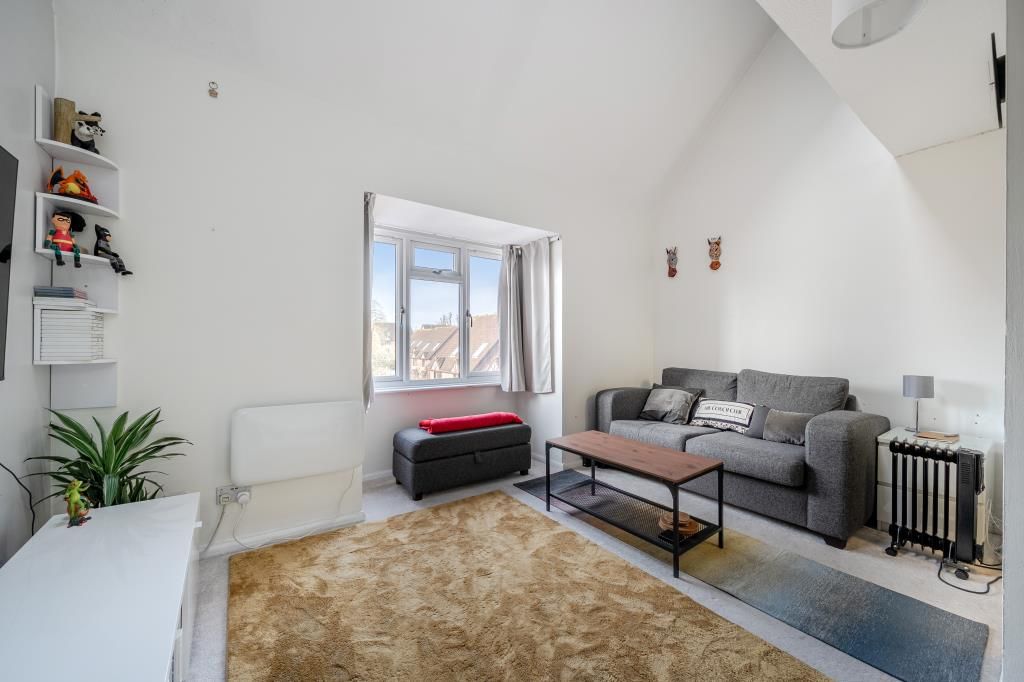 Property photo 2 of 20 Living Room