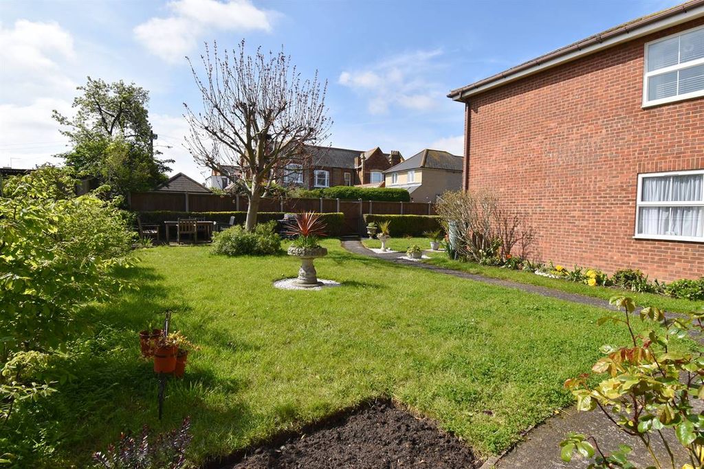 Property photo 2 of 11