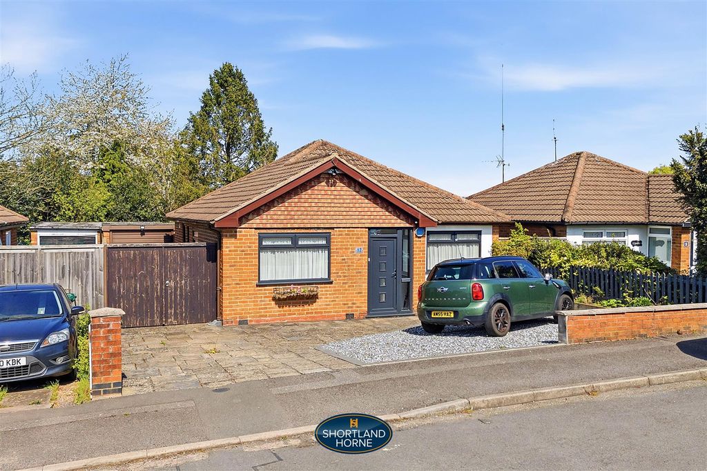 Property photo 1 of 27 12 Durham Crescent (3 Of 26).Jpg