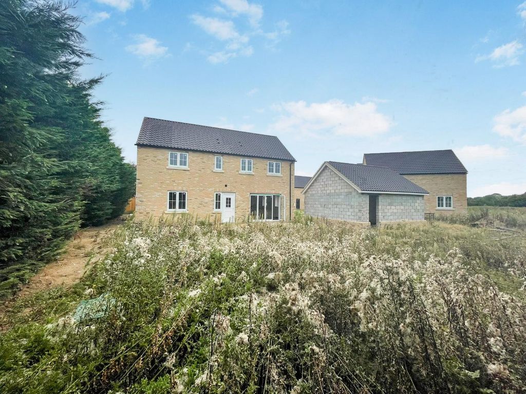 Property photo 2 of 9 Tlc_3c31Abd8-5d0B-48Ca-966B-A92Ca704E5Cb_F92B0Bb.J