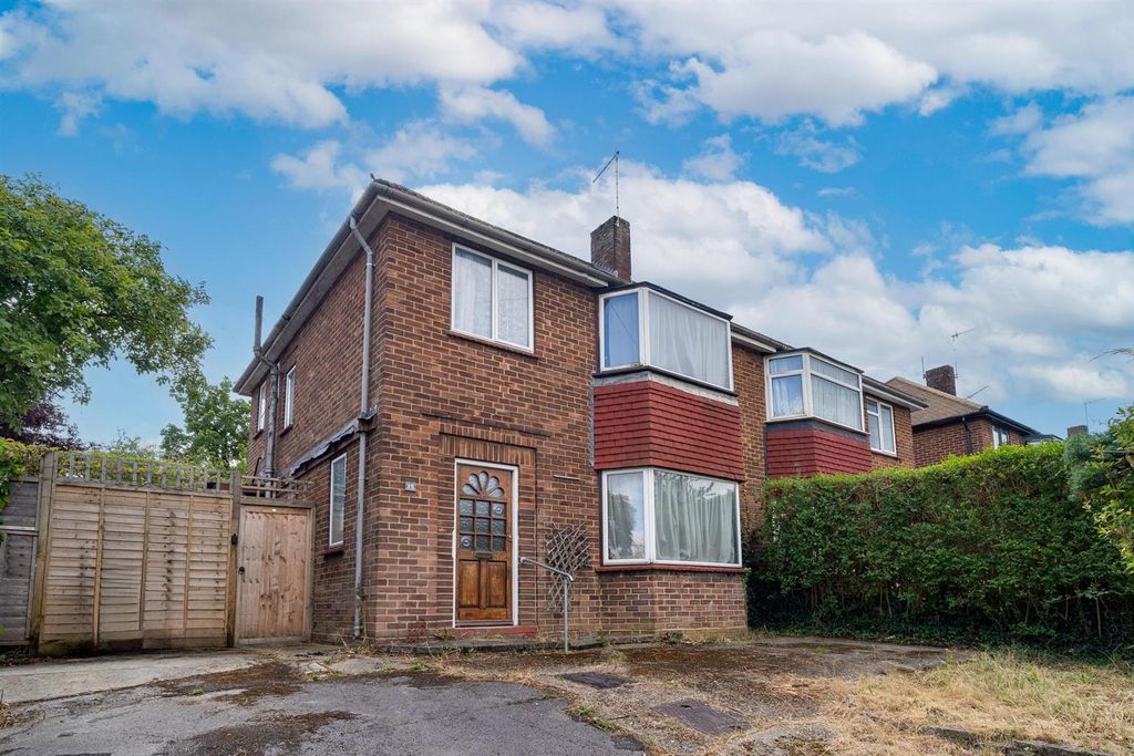 Property photo 1 of 15 Masefield Avenue