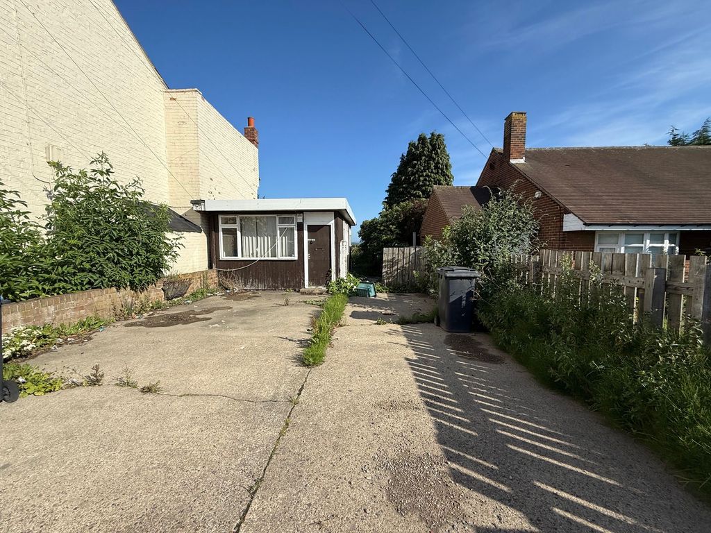 Property photo 2 of 16 Photograph 2