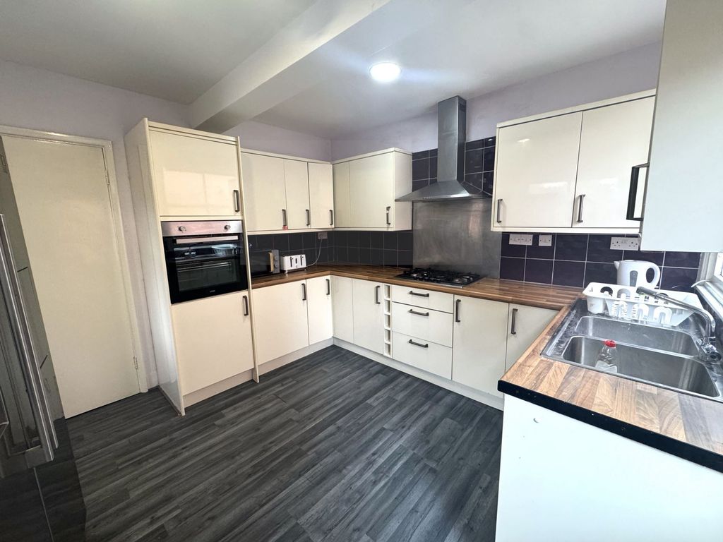 Property photo 2 of 13 Photo 13