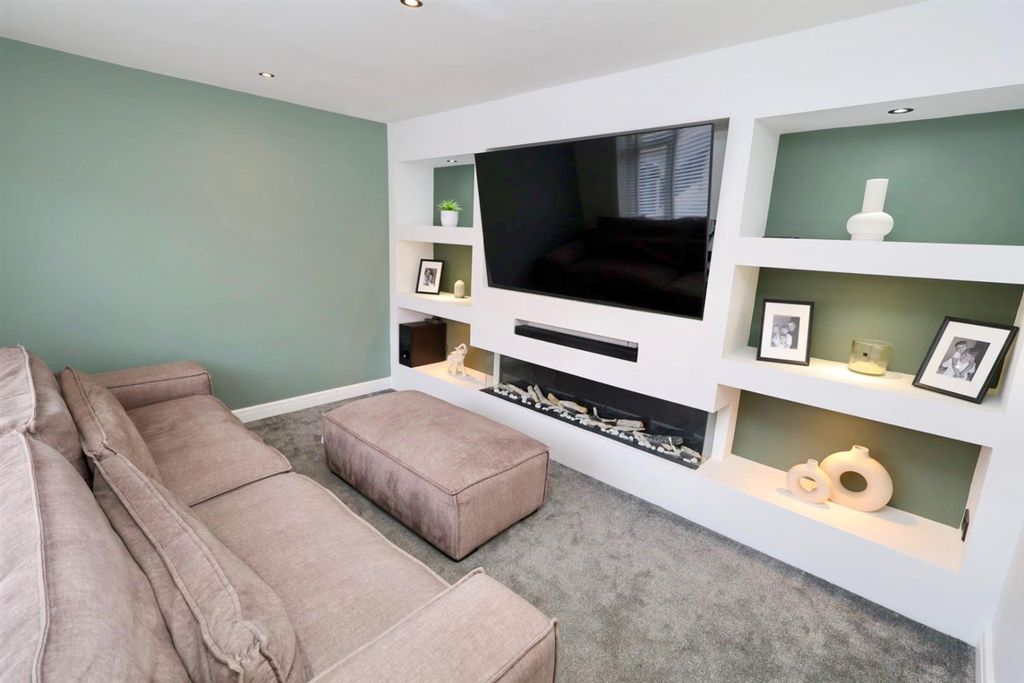Property photo 2 of 33 29.Jpg