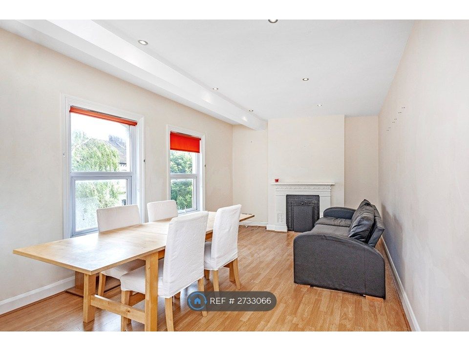 Property photo 2 of 29 Lounge