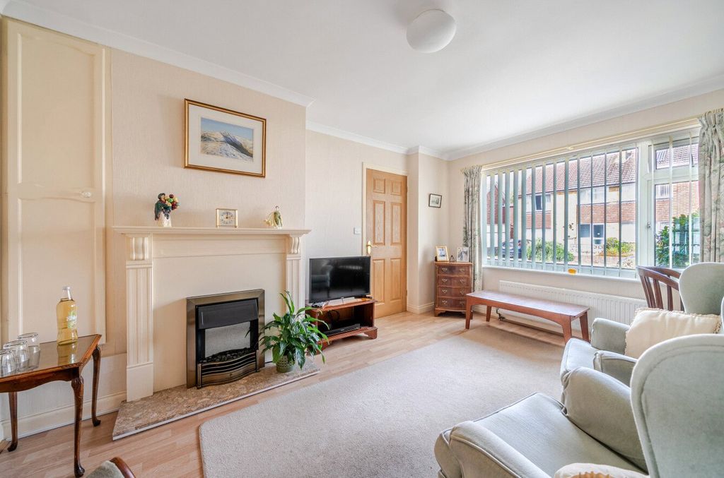 Property photo 2 of 15 Sitting Room