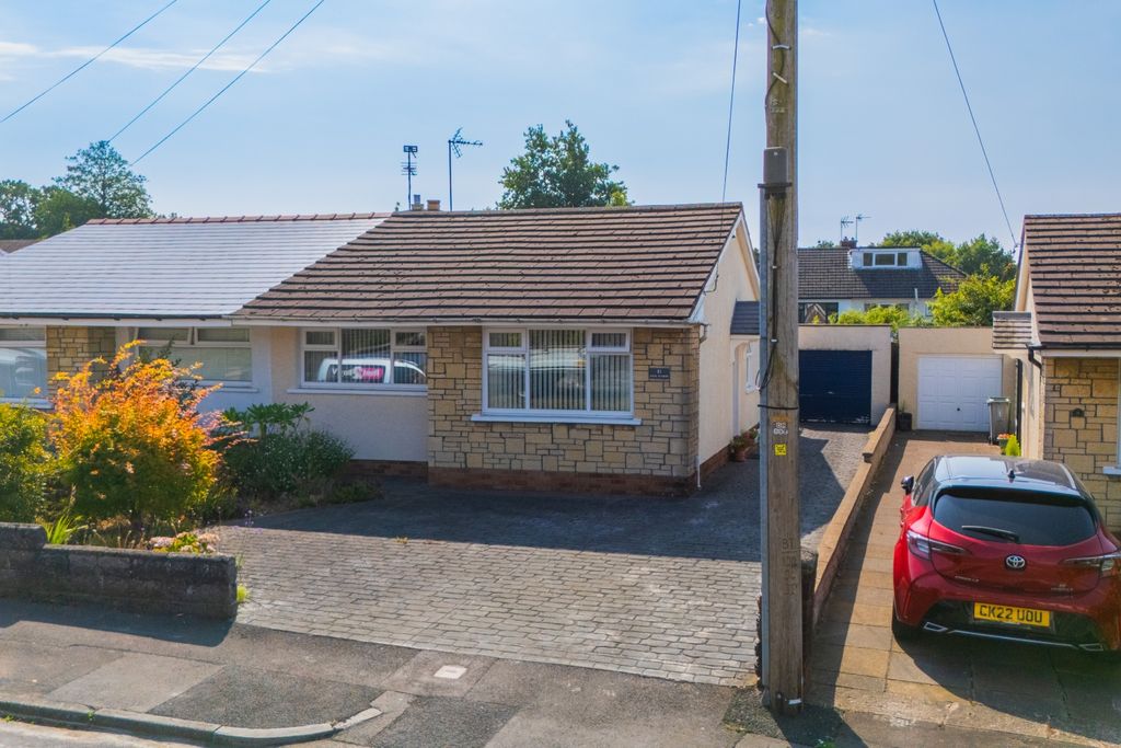 Property photo 1 of 26 Award-Winning Media Team On Every Listing_2