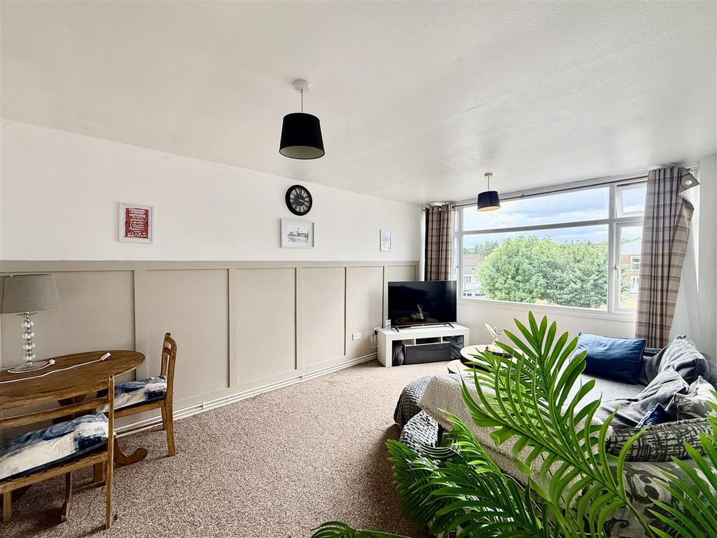 Property photo 3 of 15 Ef853922-21E8-45Ef-A0Bf-4208EE3B1817.Jpeg