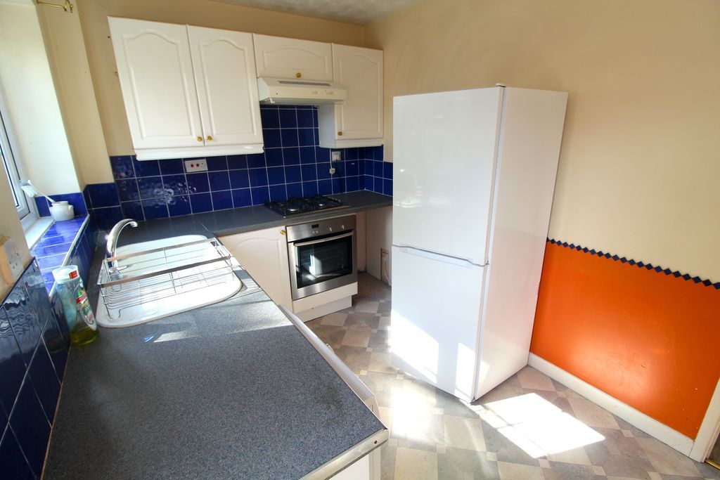 Property photo 2 of 9 Kitchen