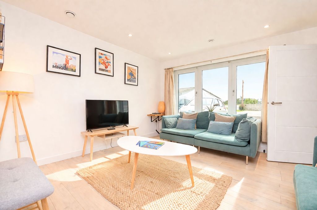 Property photo 2 of 8 Living Room