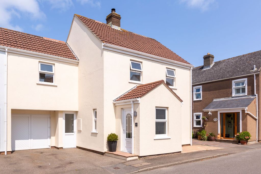 Property photo 1 of 59