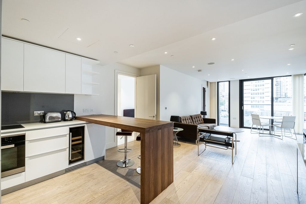 Property photo 3 of 12 Kitchen
