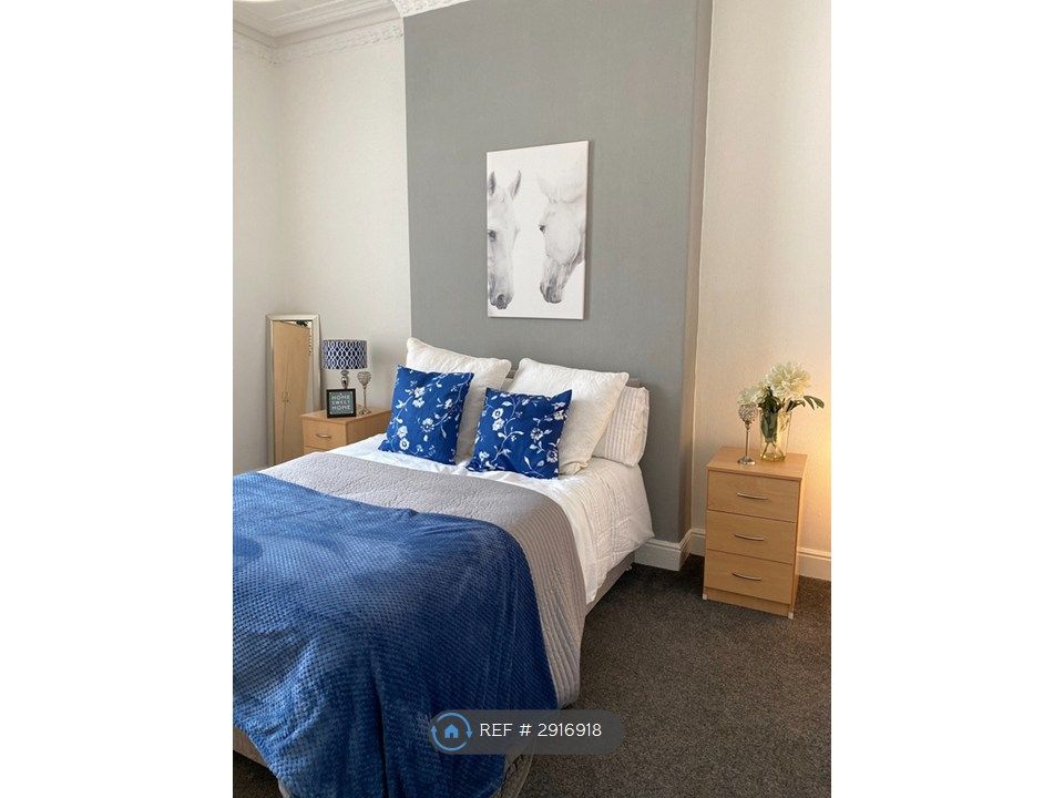 Property photo 3 of 7 Room 3