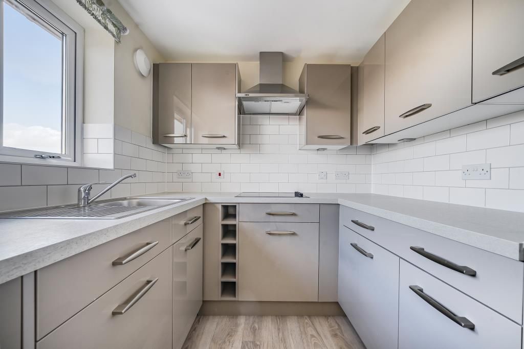 Property photo 2 of 18 Kitchen