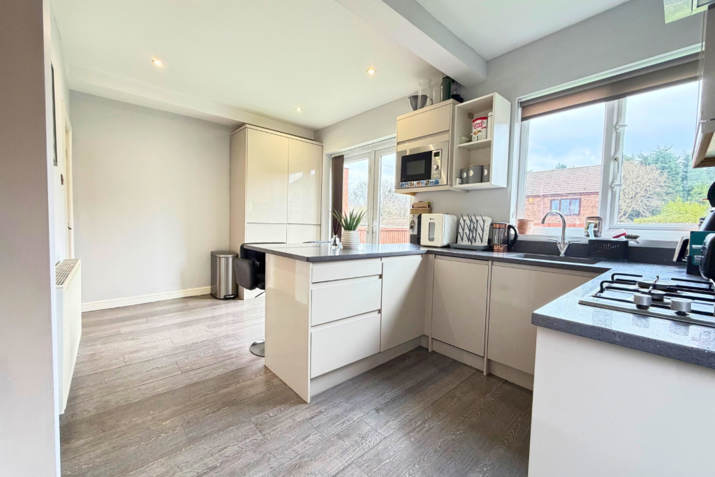 Property photo 2 of 23