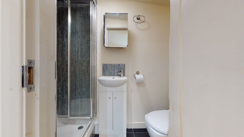 Property photo 3 of 6 Bathroom