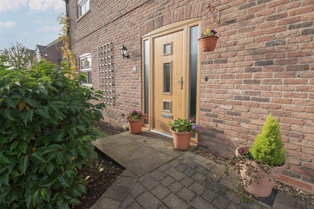 Property photo 3 of 54 3Stationyard006.Jpeg