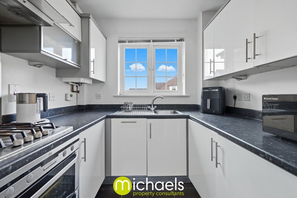 Property photo 3 of 16