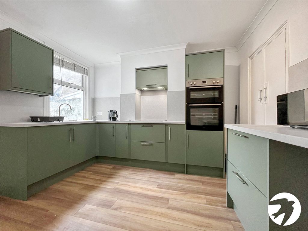 Property photo 2 of 15 Picture No. 24